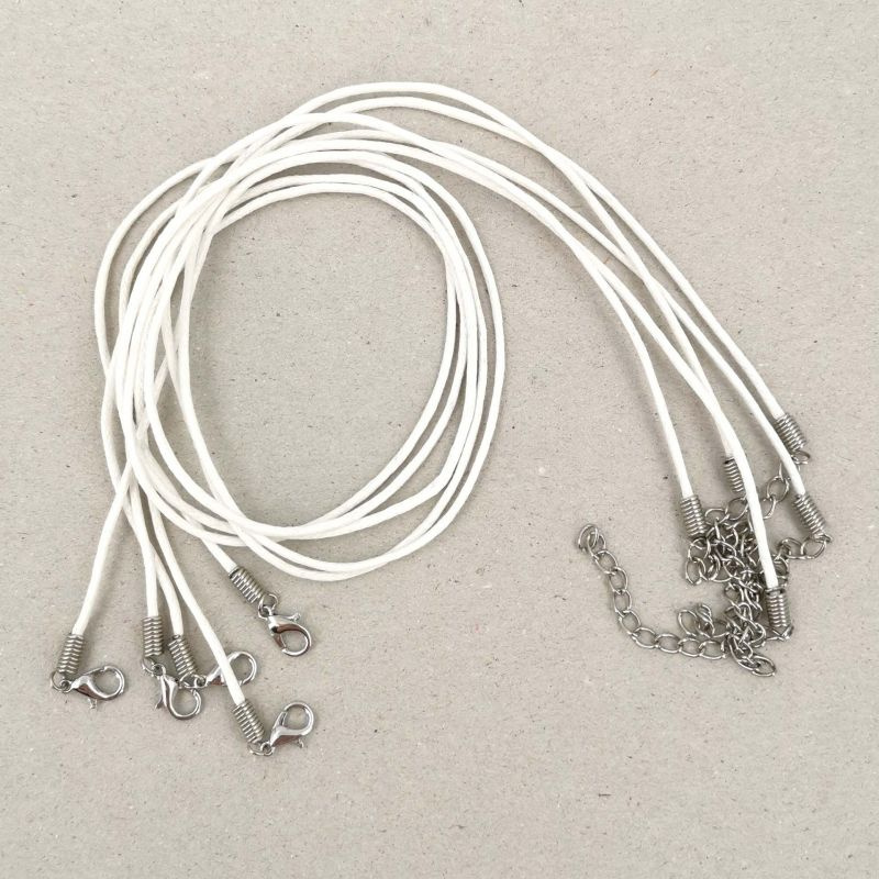 Nevoskovaná bavlněná šňůrka s karabinou (5ks) bílá