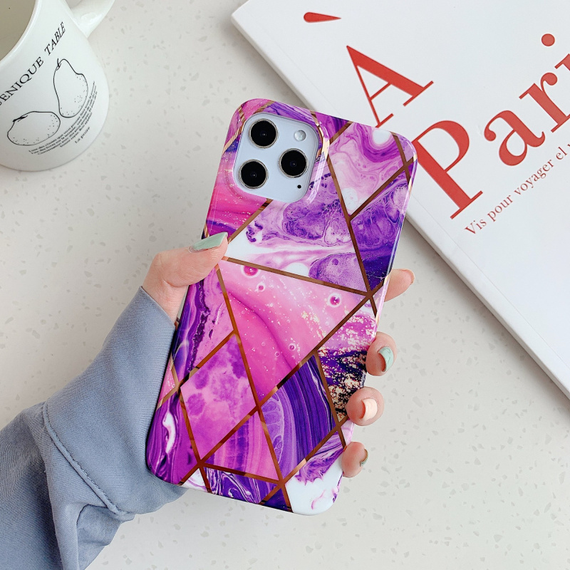 iPouzdro.cz Ochranný kryt na iPhone 15 - Geometric Purple