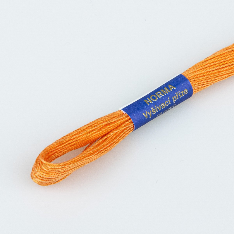 Niťárna Vyšívací příze NORMA / BAVLNKA 2752 středně oranžová, jednobarevná, 1,5g/15m