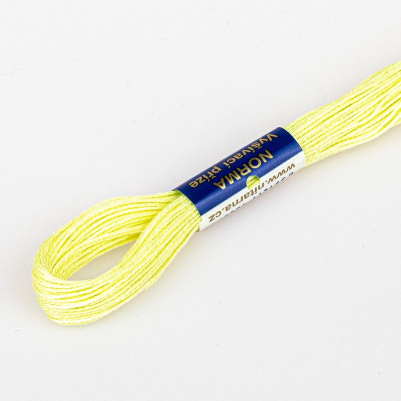 Niťárna Vyšívací příze NORMA / BAVLNKA 6022 banánová žlutá, jednobarevná, 1,5g/15m