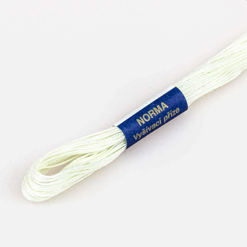 Niťárna Vyšívací příze NORMA / BAVLNKA 6202 béžovo-zelená, jednobarevná, 1,5g/15m