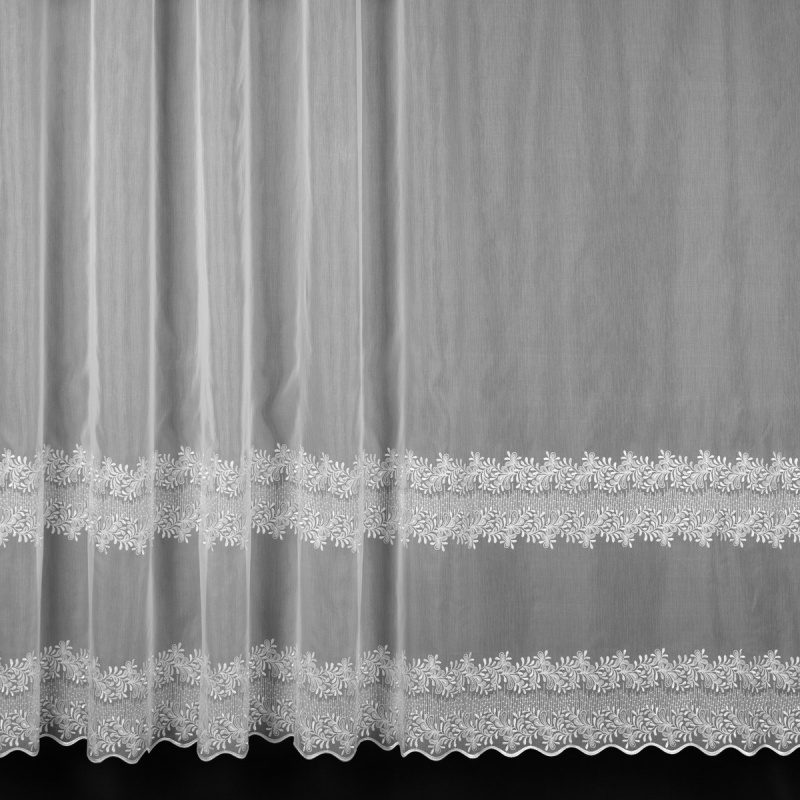 Randí voálová záclona 14719, vyšívané lístky, s bordurou, bílá, výška 180cm ( v metráži)