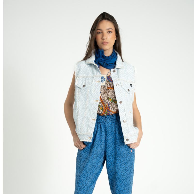 SISTERS DEPARTMENT Džínová vesta light blue - Zebra Velikost: S