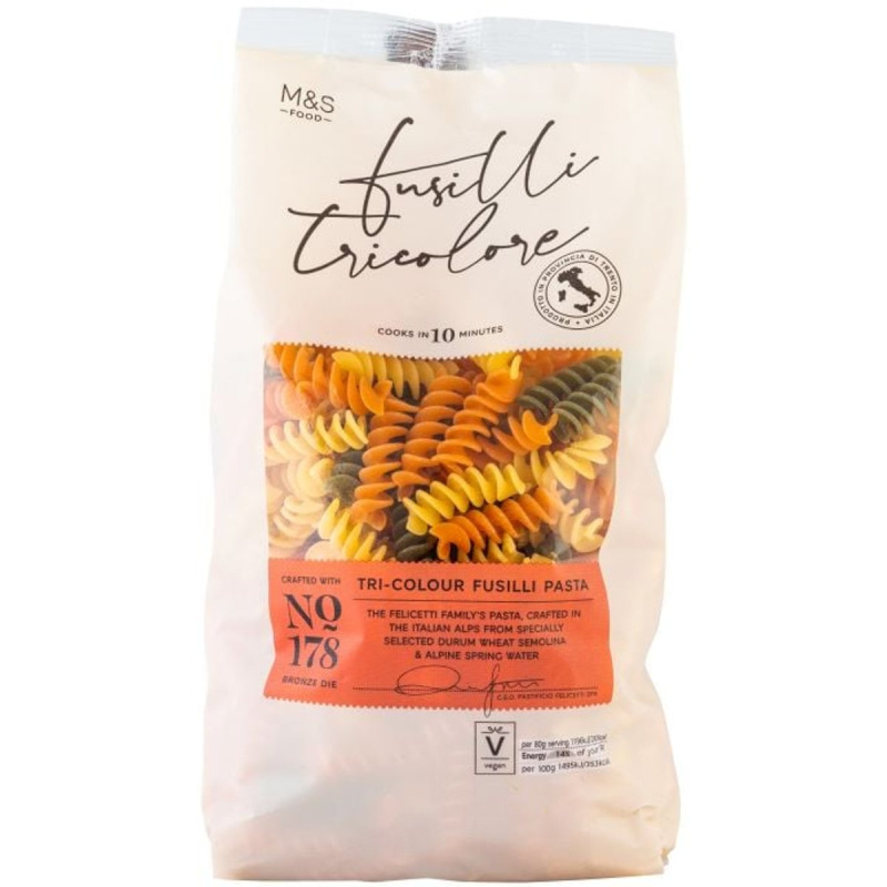 Marks & Spencer Tříbarevné sušené semolinové těstoviny fusilli s rajčaty a se špenátem