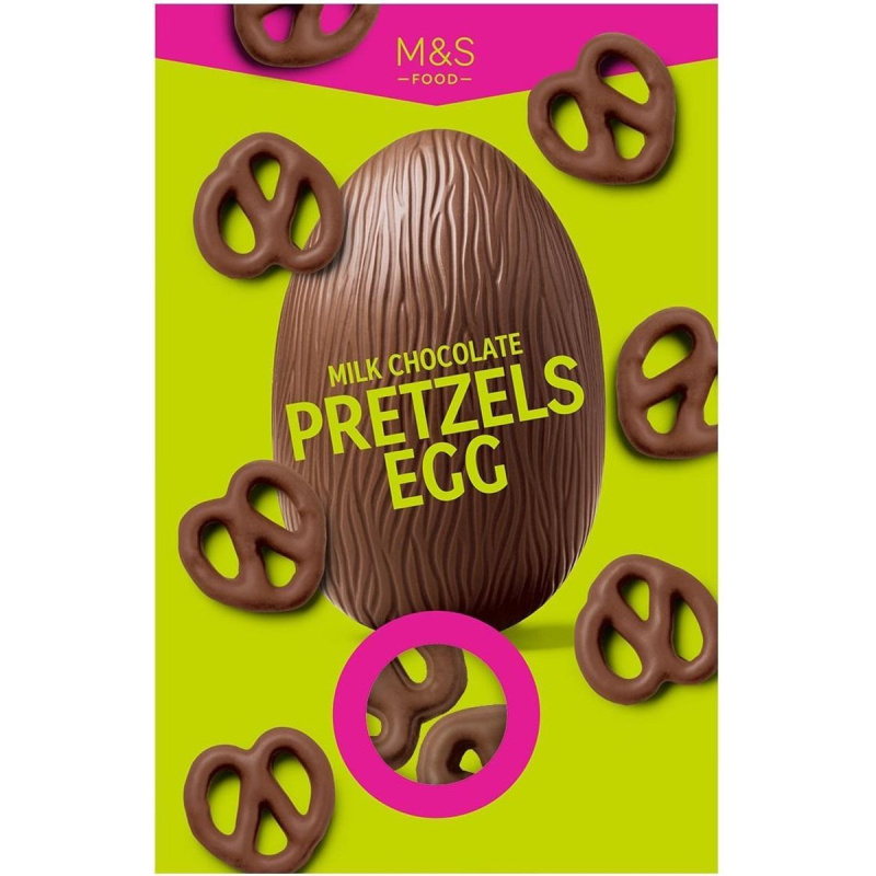 Marks & Spencer Balené duté vajíčko z mléčné čokolády se sáčkem solených preclíků v mléčné čokoládě