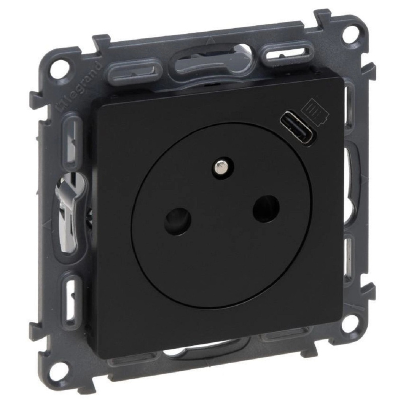 Legrand Zásuvka 2P + T s USB-C nabíječkou 7,5 W Valena Life, černá