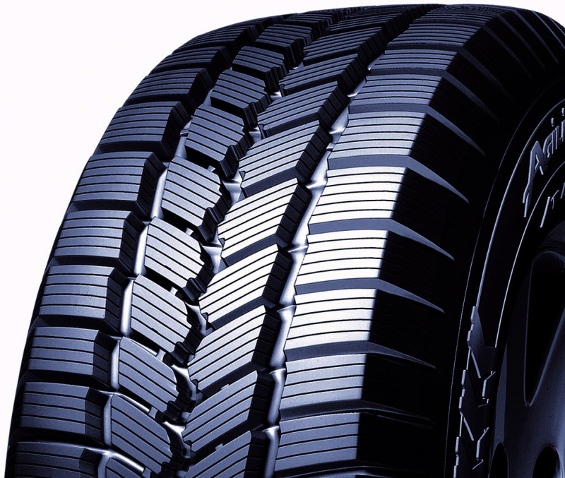 Michelin AGILIS 51 SNOW-ICE 215/65 R15 104t