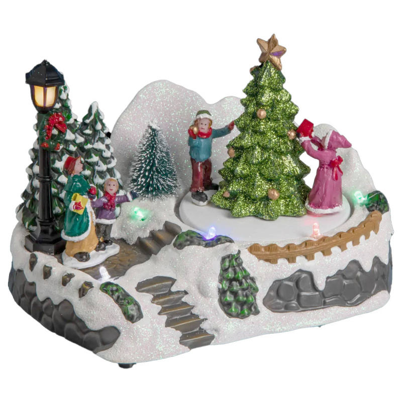 Fééric Lights and Christmas Vánoční vesnička, Vánoční scéna s velkým stromečkem vícebarevná