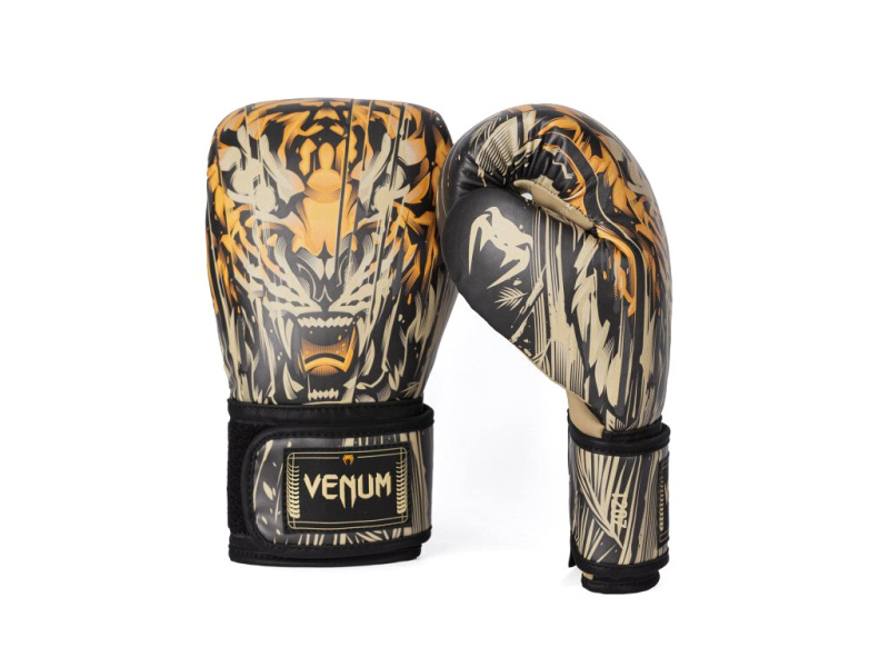 Venum Tiger Boxing Gloves - Black/Neon Orange Velikost: 10oz