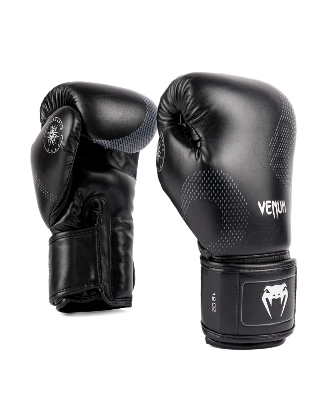 Venum Nexus Boxing Gloves - Black/Silver Velikost: 10oz
