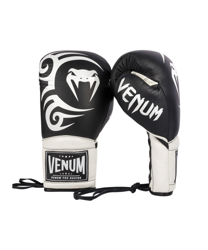 Venum Giant 2.0 Mike Tyson Pro Boxing Gloves with Laces - Deep Black/Optical White Velikost: 16oz