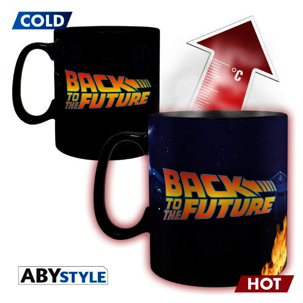 Hrnček Back to the Future, meniaci sa