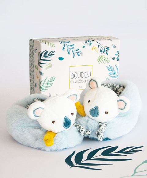 Doudou et Compagnie Sada prvních botiček koaly Yoca s chrastítky