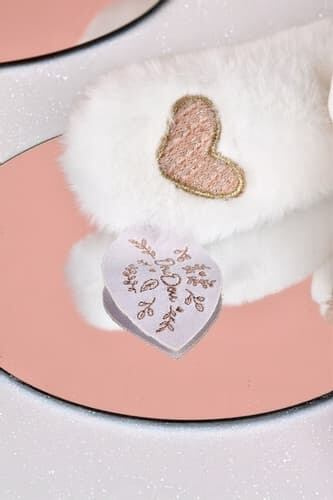 Doudou Dárková sada Plyšový lední medvídek s kroužkem 30 cm růžový