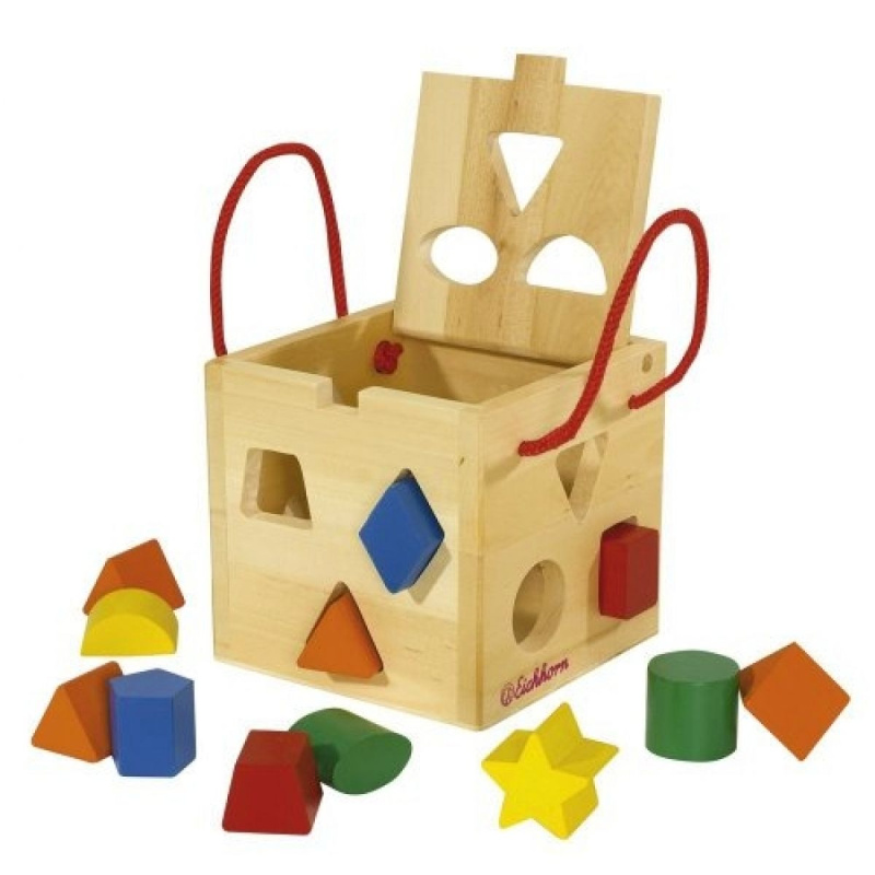 Dřevěná kostka se zastrkovacími tvary