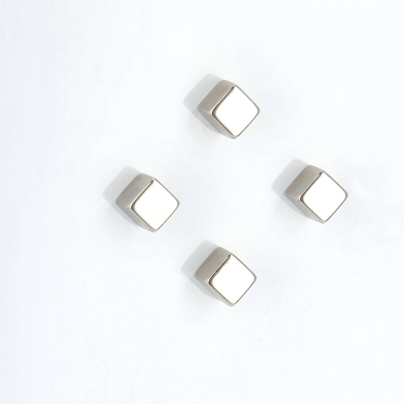 Zeller Magnety na poznámky, Cube, 4 ks bílá