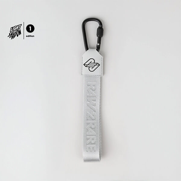 Raw2Rare 2Hook Carabiner bílá