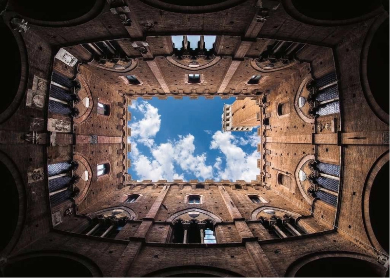 RAVENSBURGER Cortile della Podestà Palazzo Pubblico Siena Itálie 1000 dílků