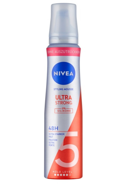 NIVEA Ultra Strong pěnové tužidlo 150 ml