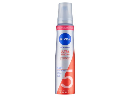 NIVEA Ultra Strong pěnové tužidlo 150 ml