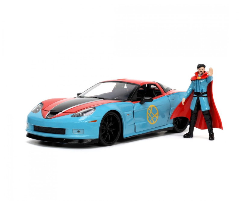 Model auta Marvel Doctor Strange Chevy Corvette 1:24 s figurkou