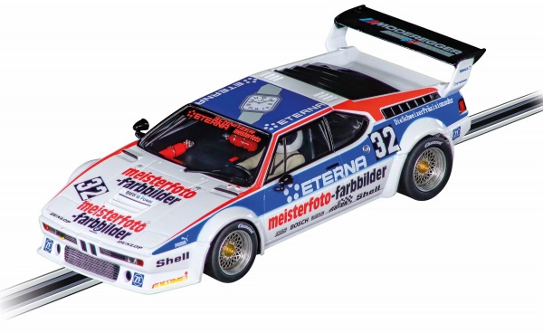 Carrera Digital 124 BMW M1 Procar závodní auto 1:24