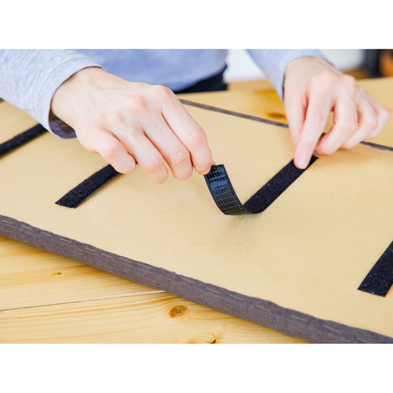 Suchý zip k připevnění nástěnných polstrů