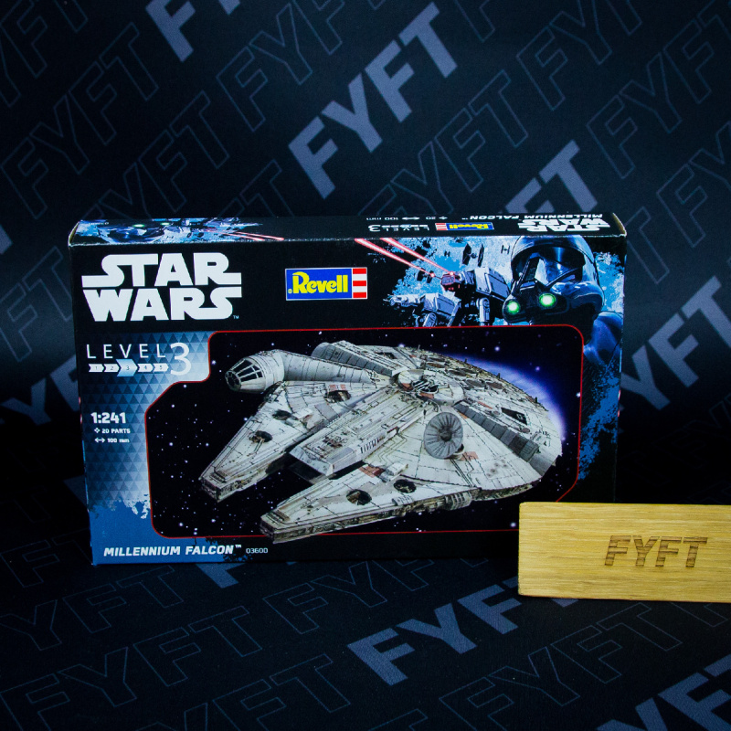 Corfix Model Kit Plastic SW 03600 Millenium Falcon 1:241