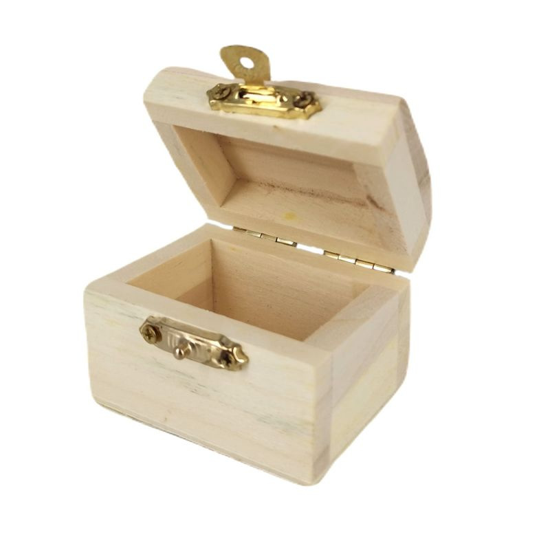 Dřevěná truhlička 6x4,5x4,5cm