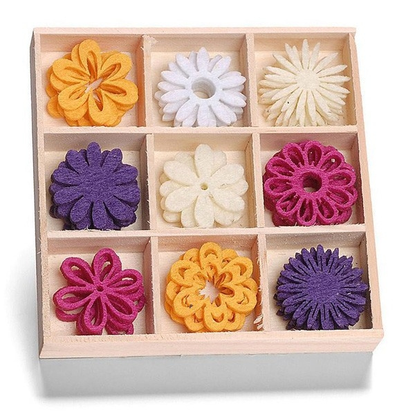 Mix dekorací z filcu č.18 Květiny (bílé, žluté, fialové)