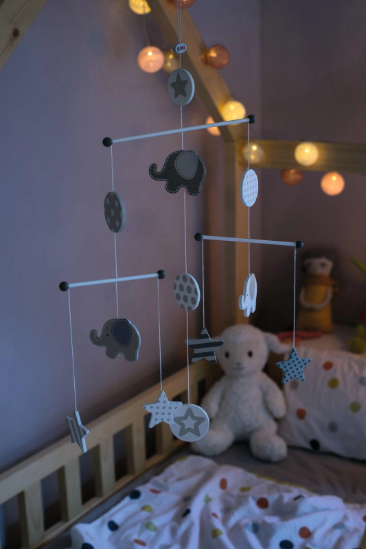 Závěsný kolotoč, sloni a hvězdy Montessori