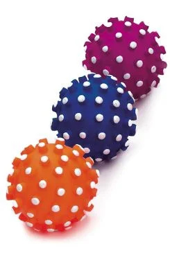 Karlie Hračka pro psy míček ježatý pískací latex průměr 6cm