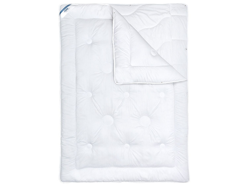 BeCo Celoroční prošívaná přikrývka Royal Soft, lehká až extra teplá (200 x 200 cm)