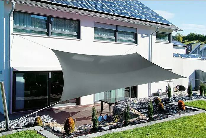 Sluneční markýza Sunfun / 360 x 360 cm / 185 g/m² / polyetylen / světle šedá Varianta: ivi1