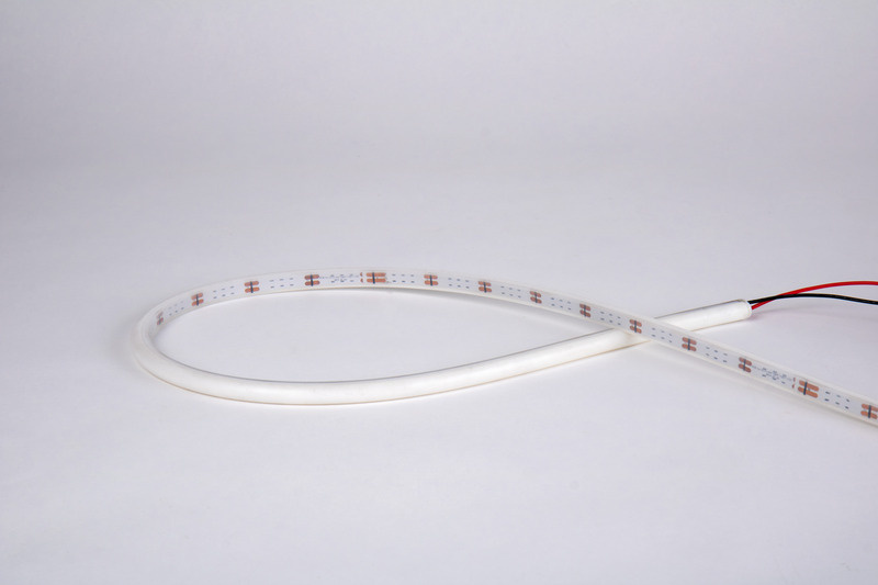 LED páska CARBEST pro vnější i vnitřní použití