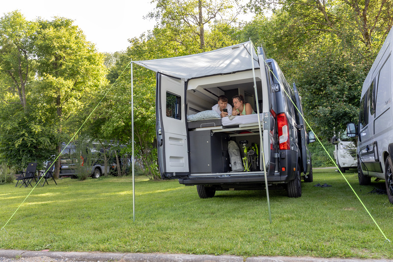 REIMO TENT Ochranná zástěna / sluneční stříška pro FIAT DUCATO