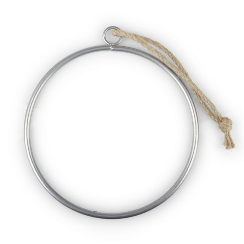 Kruh kovový (1ks) s očkem a jutovým provázkem průměr 15cm stříbrný