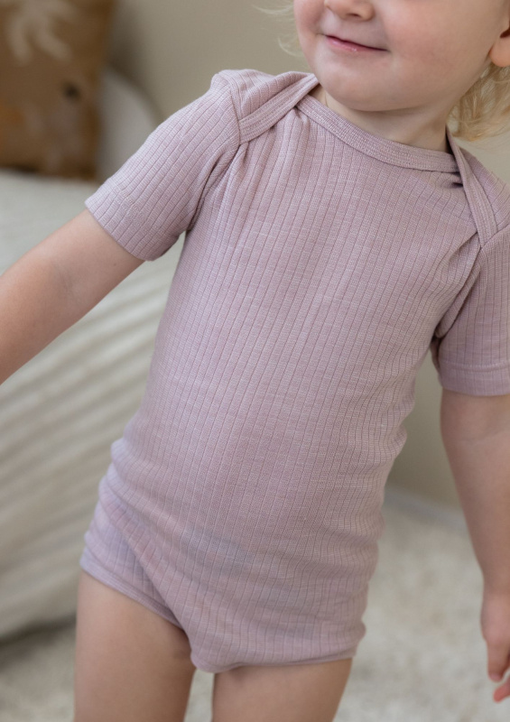 Dětské body z merino vlny, bavlny a hedvábí Cosilana s krátkým rukávem růžový melír Velikost: 50/56