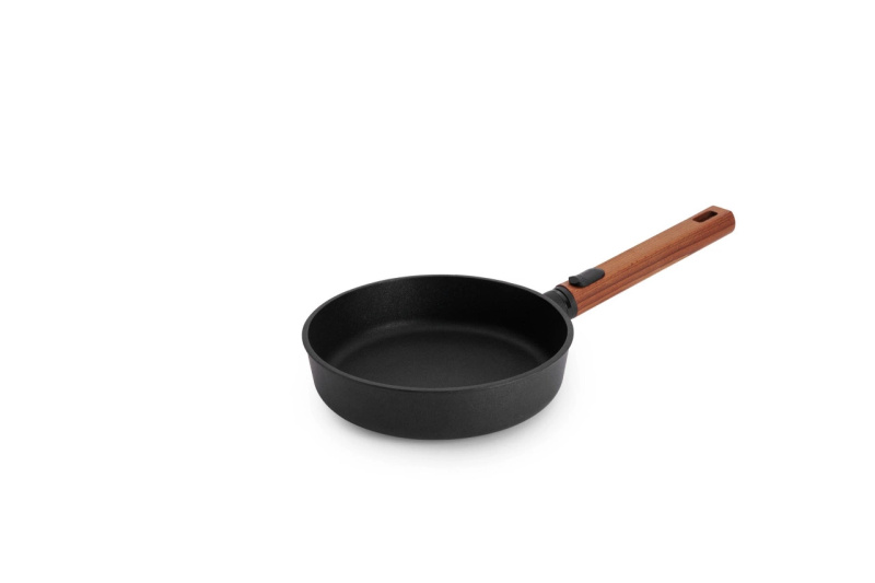 Woll Nepřilnavá pánev Eco Logic QXR s dřevěnou odnímatelnou rukojetí, Ø 20 cm 1520WLCI-Q