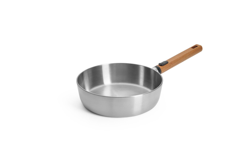 Woll Nerezová soté pánev Logic Steel s dřevěnou odnímatelnou rukojetí, Ø 24 cm 1724WLCS