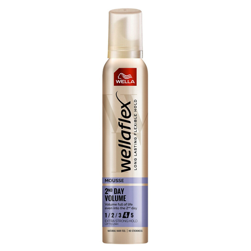 Wella Wellaflex 2 Days Volume pěnové tužidlo pro bohatý objem Vol 4 200 ml