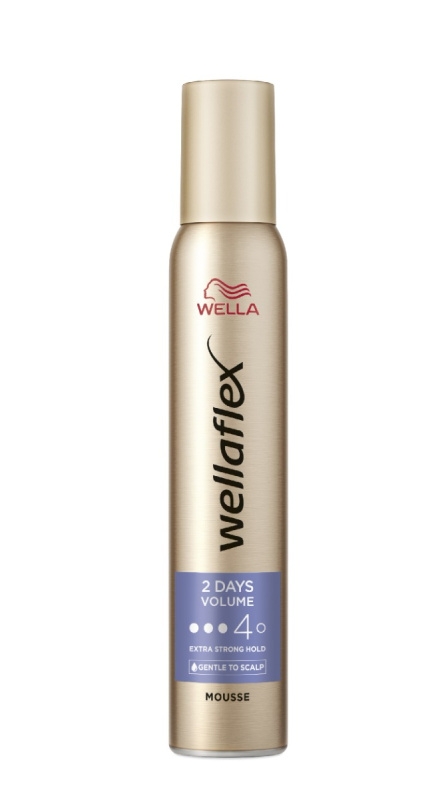 Wella Wellaflex 2 Days Volume pěnové tužidlo pro bohatý objem Vol 4 200 ml