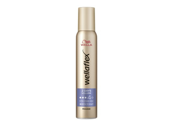 Wella Wellaflex 2 Days Volume pěnové tužidlo pro bohatý objem Vol 4 200 ml