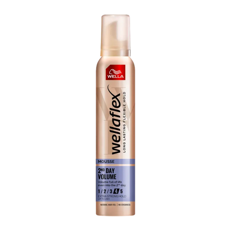Wella Wellaflex 2 Days Volume pěnové tužidlo pro bohatý objem Vol 4 200 ml