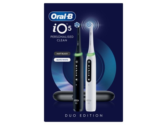 Oral B iO5 elektrický zubní kartáček s pouzdrem DUO Black & White 2 ks