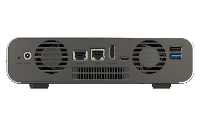 QNAP TBS-h574TX-i5U-16G (10core, 16GB RAM, 5x E1.S/ M.2 slot, 1x 2,5GbE, 1x 10GbE, 2x Thunderbolt 4)