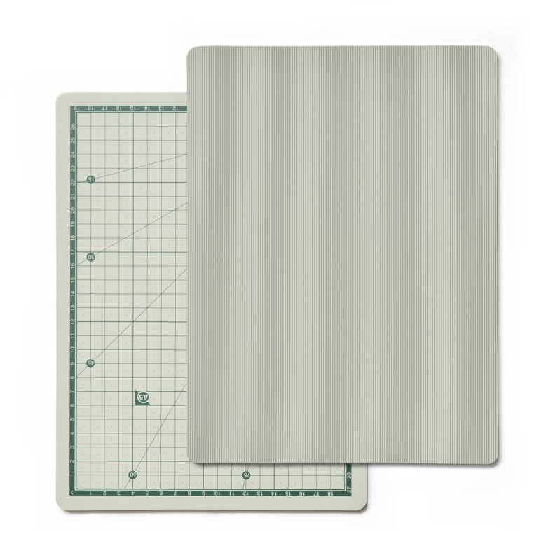 Galeria Papieru Podložka na řezání a rýhování - 30 x 22 cm, s rastrem na straně pro řezání