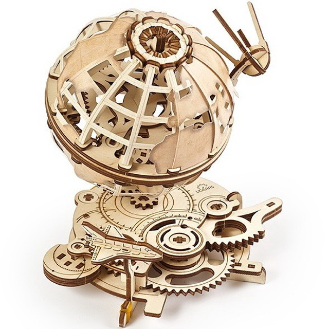 Ugears 3D dřevěné mechanické puzzle Globus