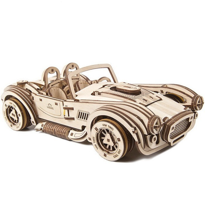 Ugears 3D dřevěné mechanické puzzle Driftující závoďák Cobra