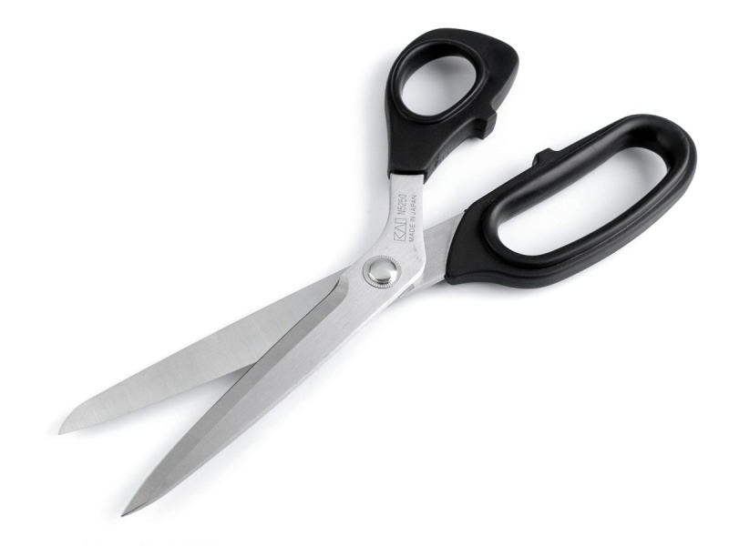 KAI profesionální krejčovské nůžky KAI N5210, hladké ostří, s ergonomickou rukojetí, délka 21cm (8")